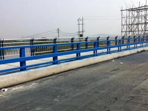 常州交通护栏如何延长桥梁护栏使用寿命